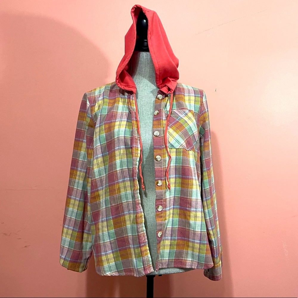Hooded, Buttoned down multicolored top